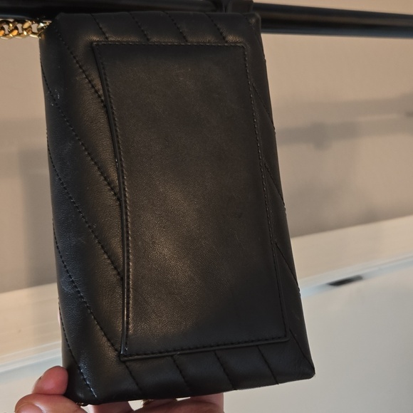 Tory Burch Kira Chevron Quilted Chain Wallet – Black Napa Leather - Picture 6 of 17